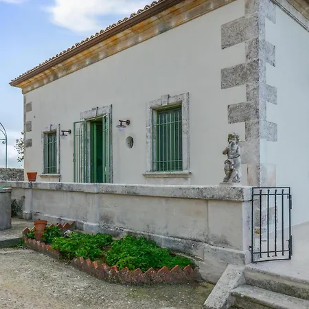 3 Bedroom Amazing In Ragusa