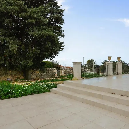 In With House A Panoramic View Ragusa